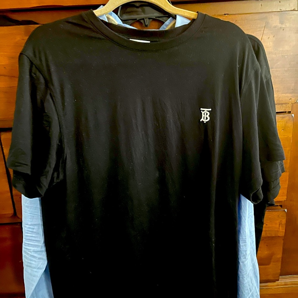 Burberry “Thomas Burberry” small logo black t shirt